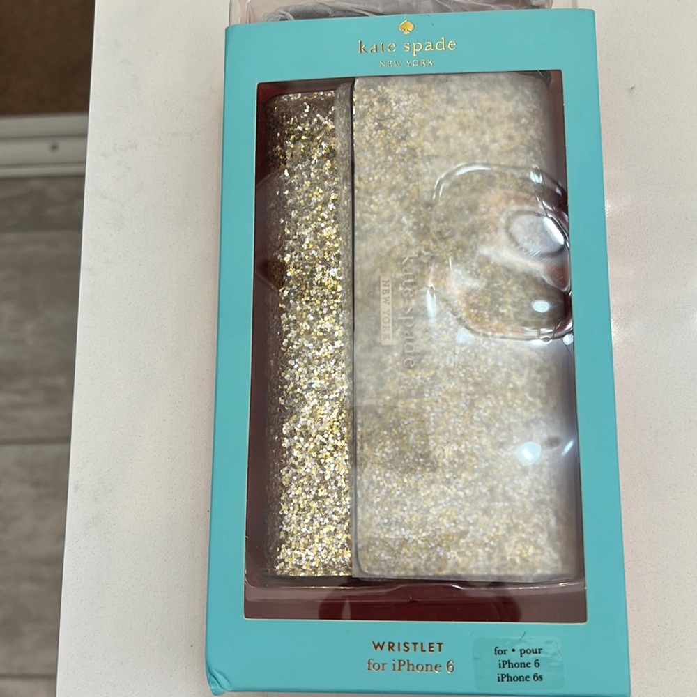 NWT Kate spade wristlet